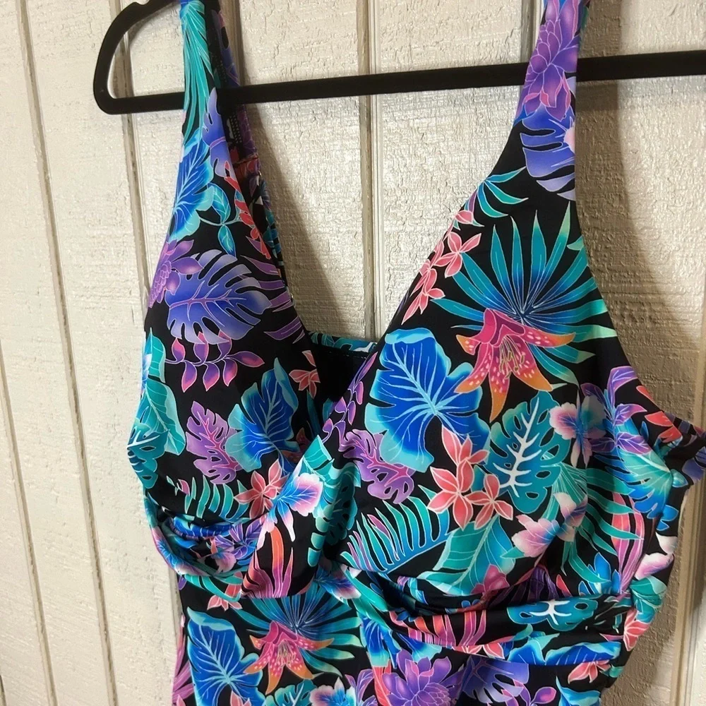 Swimsuits For All Sarong Front Swimsuit, size 22.